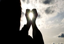 国足热身赛1-2乌兹别克斯坦，11月世预赛迎战泰国韩国澎湃新闻.